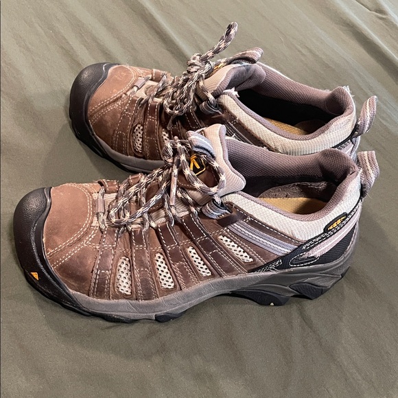 KEEN Women’s Brown Steel Toe Utility Shoes - Picture 3 of 5